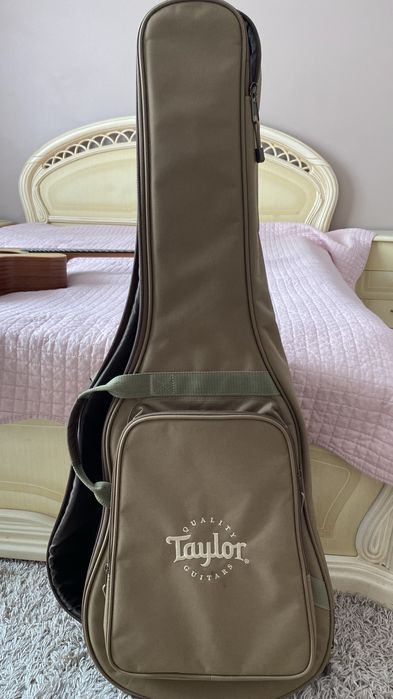 Гітара Taylor Academy 12