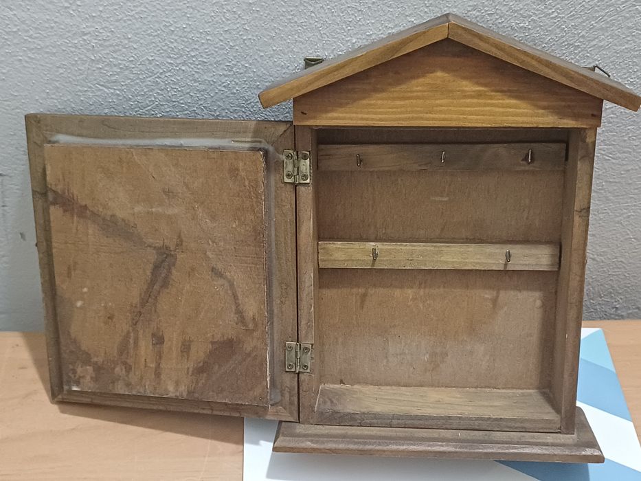 Szafka na klucze z czasow PRL