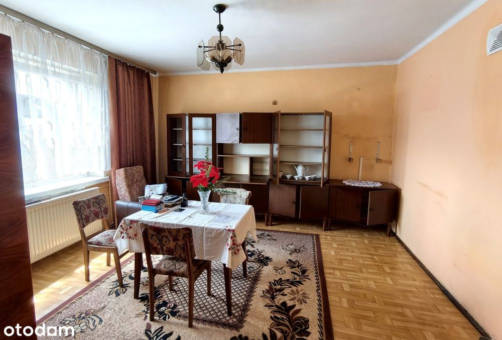 Dom wolnostojący parterowy z piwnicą i strychem, ocieplony .