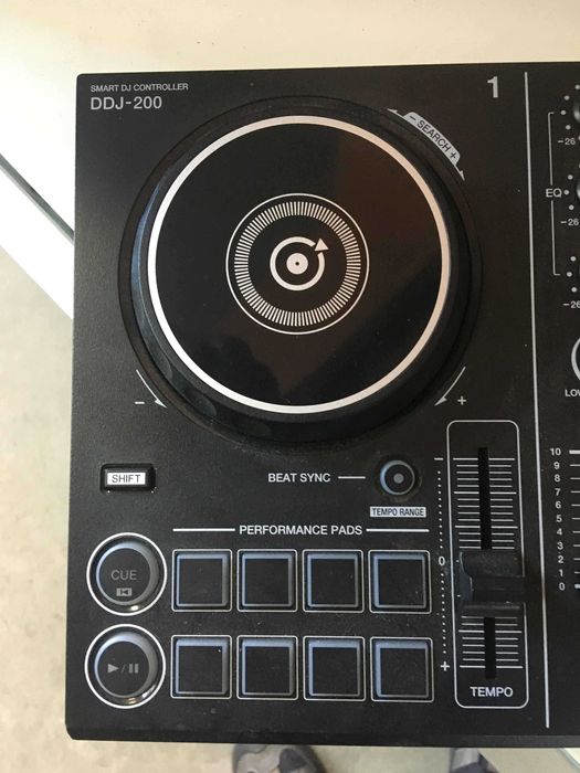 Kontroler DJ Pioneer DJ DDJ-200