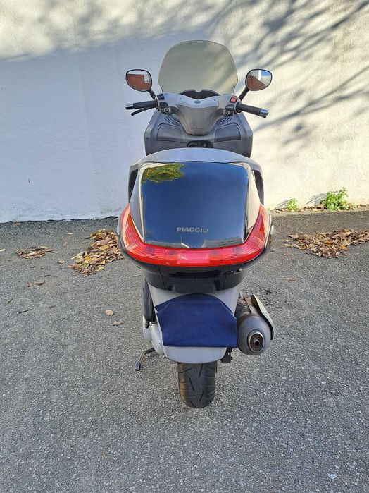 Moto Piaggio X8 200 (com avaria)