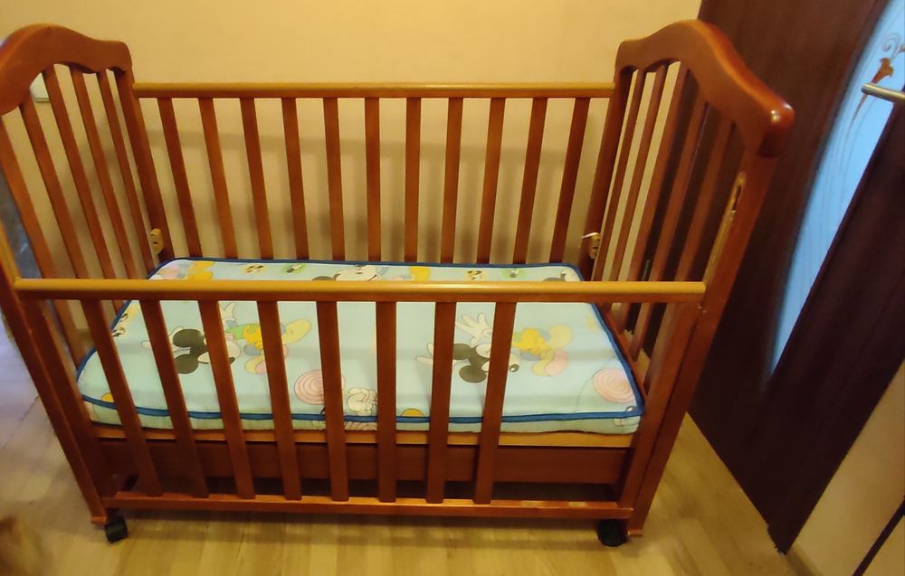 Кровать маятник детская