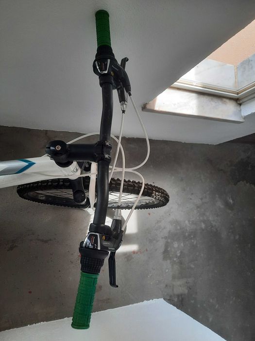 Bicicleta de passeio praticamente sem utilização.