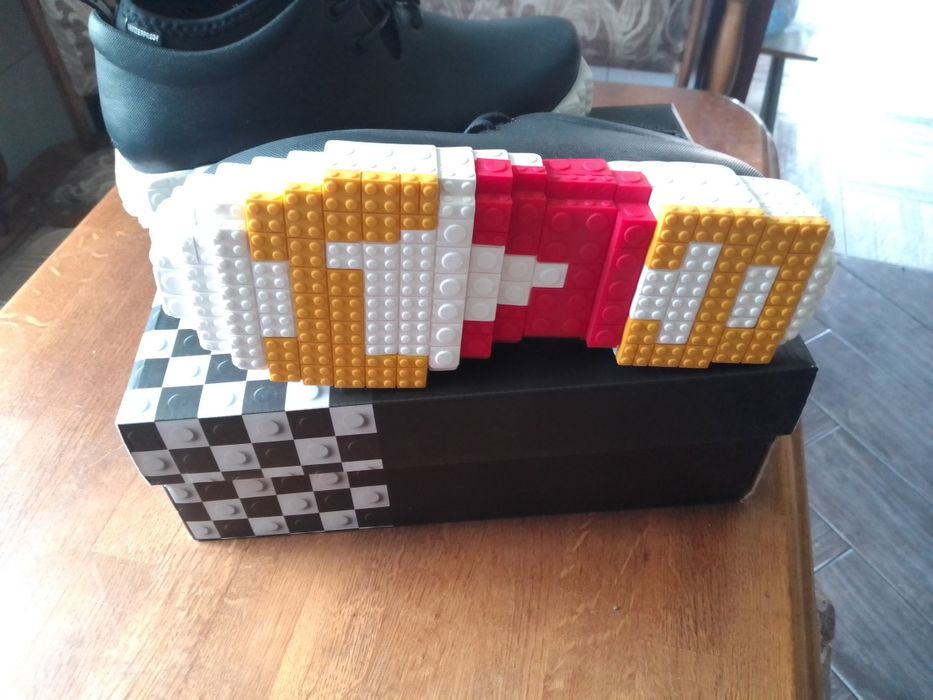 Продам крутые кроссовки