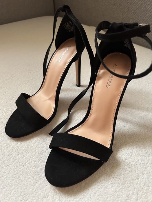 Sandały na obcasie Even&Odd 38