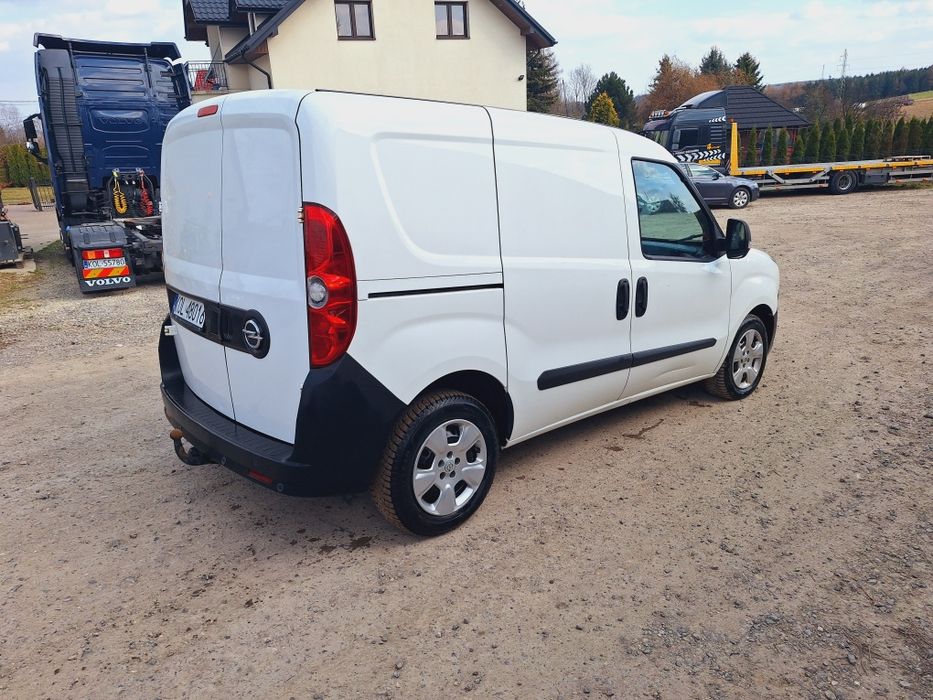 Opel Combo stan bdb 147 tysiecy km 2016 rok fiat dobro