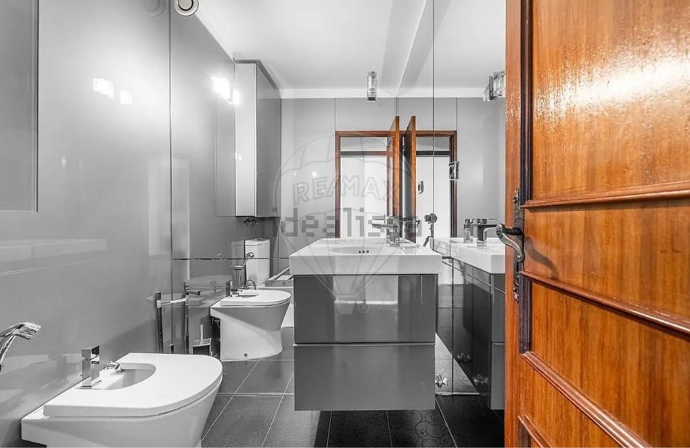 Estudantes e professores- Alugo quarto na Boavista/Serralves