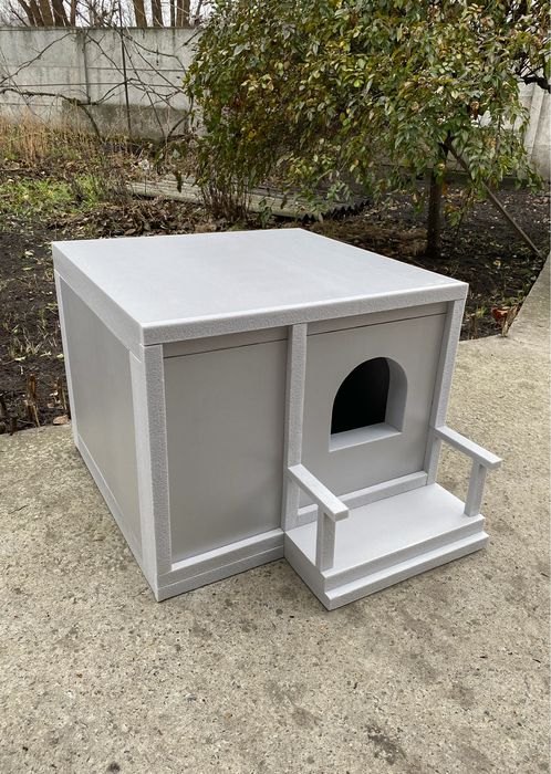 Тёплый домик для котов. Уличная будка. Зимняя будка для животных.