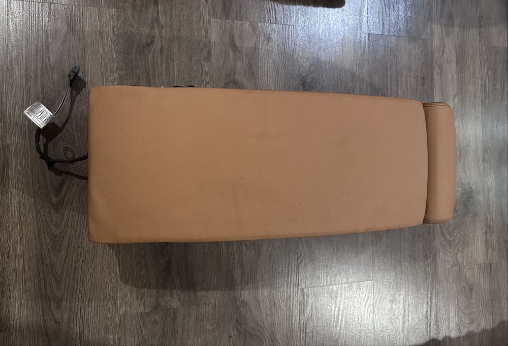 Подлокотнік bmw 7(G 11   - G 12)