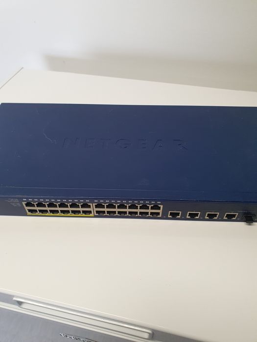 Netgear FS728TLP