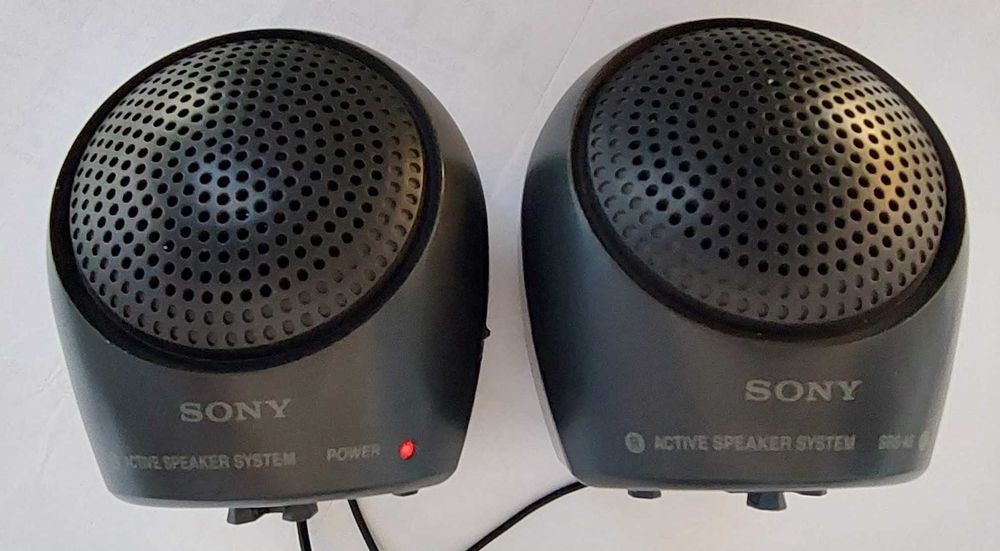 Mini Colunas Portáteis SONY (amplificadas com pilhas)