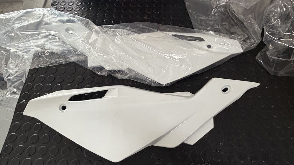 Plasticos novos husqvarna wr 125 2009