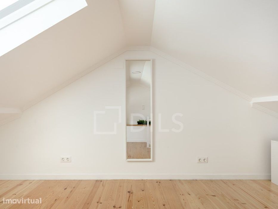 Apartamento T1 com luz natural e zona central, na Misericórdia, Lisboa