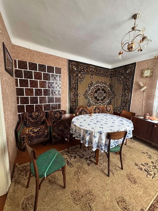 Продаж затишного будинку з ділянкою у с. Пустомити. Рівненський район.