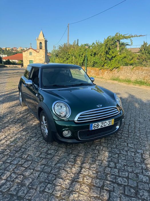 Mini British Racing Green.