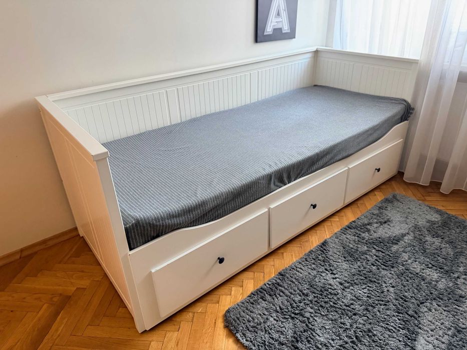 Sprzedam łóżko dla dziecka IKEA Hemnes + biurko Ikea