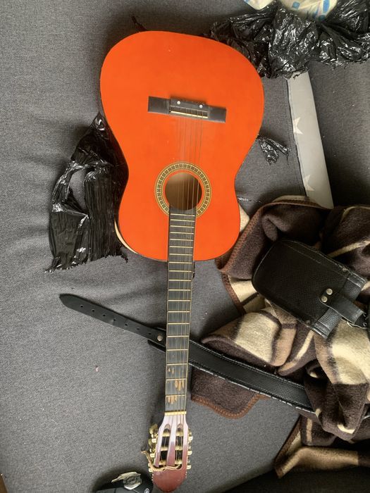класична гітара під ремонт