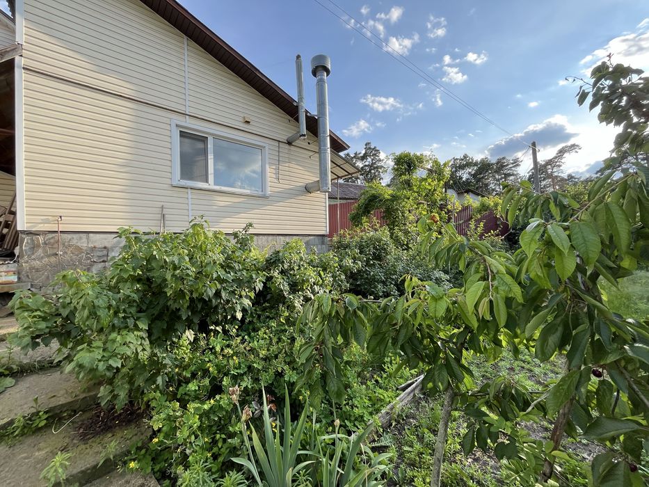 Будинок в лісовій Бучі з ремонтом