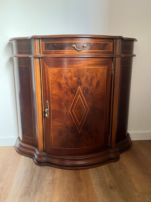 Móvel - garrafeira clássico