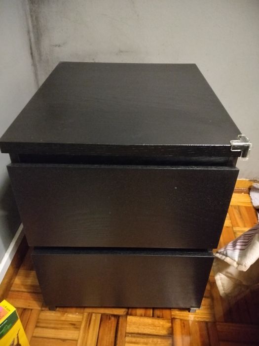 Mesa de cabeceira preta IKEA