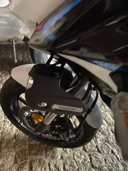 Moto Kawasaki 2021