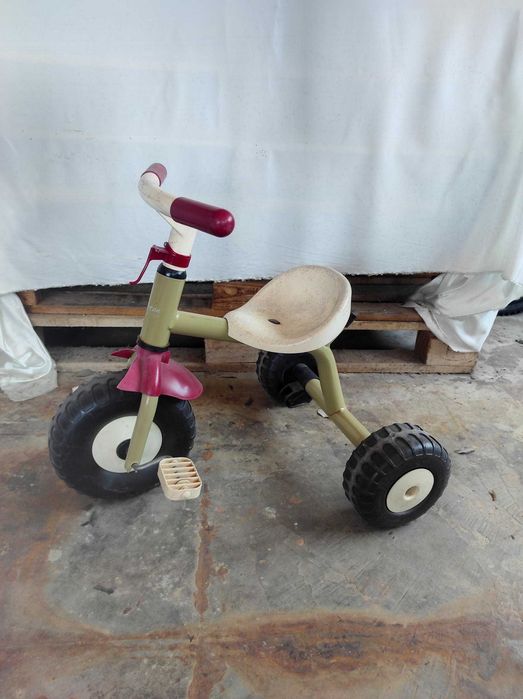 Bicicletas e triciclos de criança