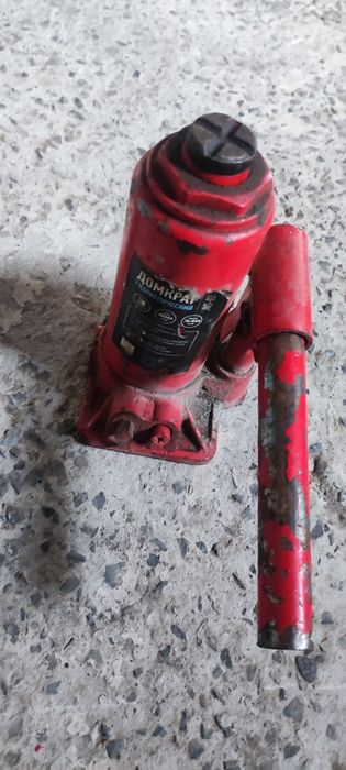 Бутылочный домкрат 3 т