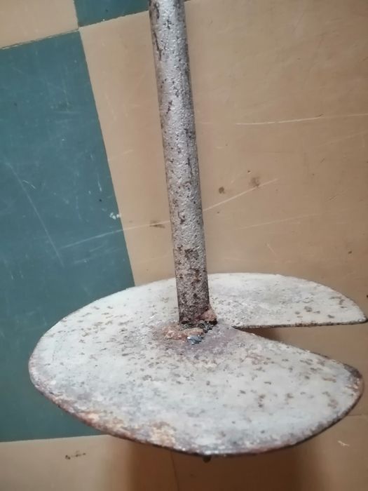 Бур    садовий .