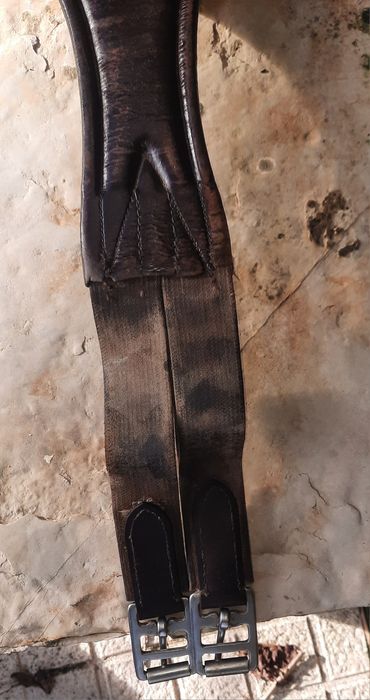 Cilha babete em cabedal