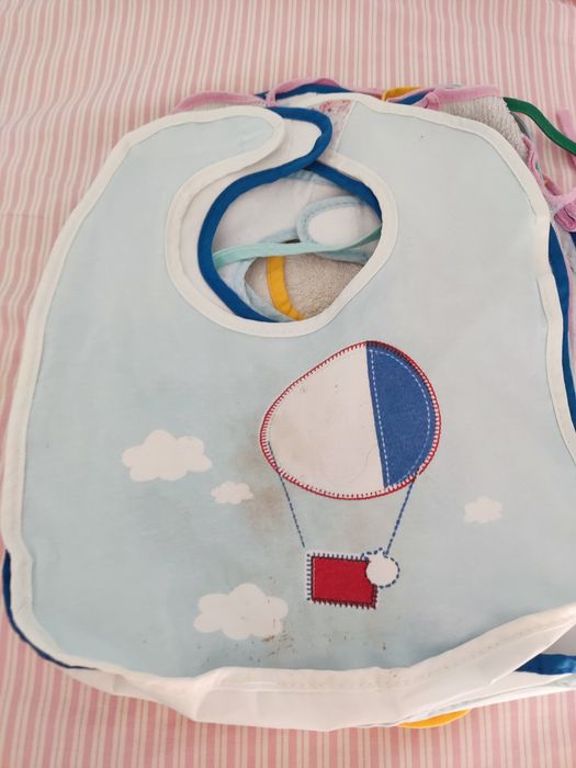 Conjunto de babetes 10 impermeáveis + 3 em tecido