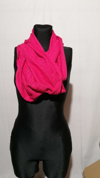 7.  Ażurowy komin damski miły