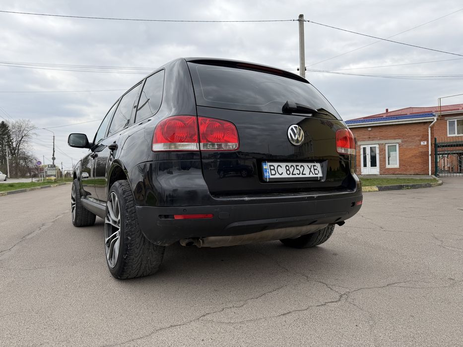 Volkswagen Touareg Гарний стан