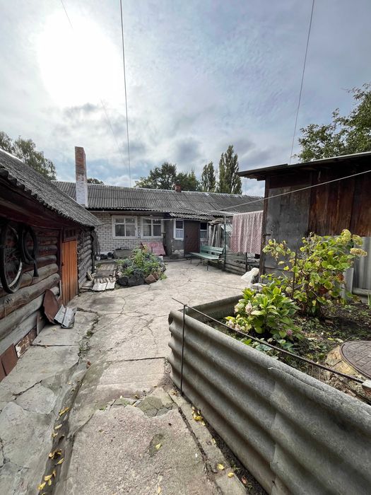 Продається частина будинку по вул. Народного Руху, з ділянкою. LD