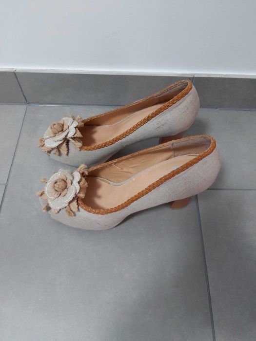 Buty damskie Bata. Rozmiar 40.