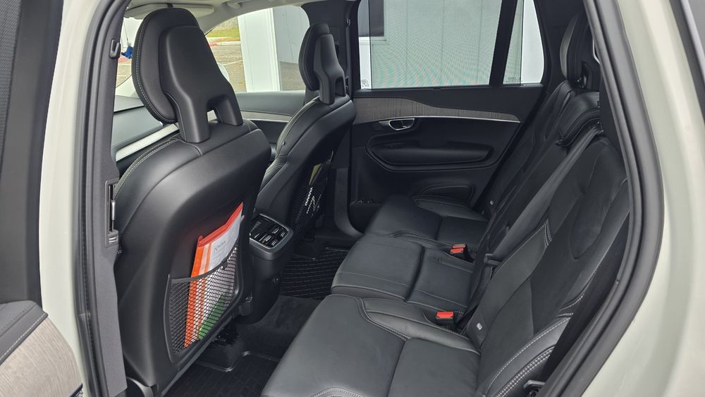 VOLVO  XC-90  B5