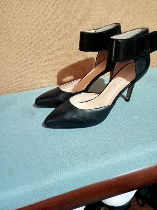 Buty Stockholm, nowe, czarne ze skóry, rozm.38.