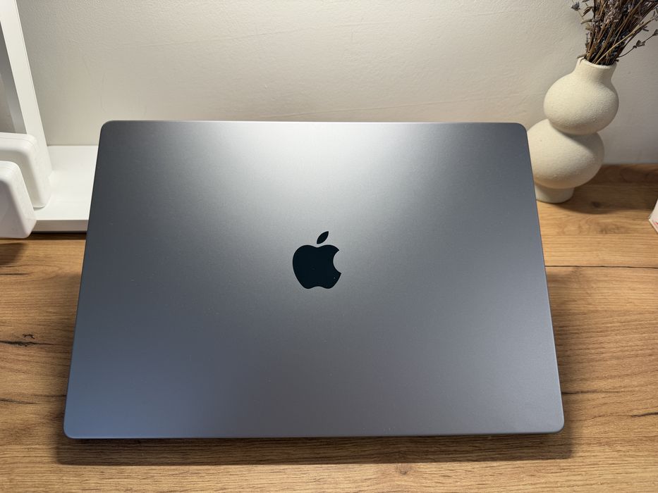 MacBook Pro 16’ 2021 32GB RAM 16 GPU 512GB SSD 88%