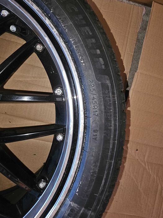 Jantes e pneus de carro