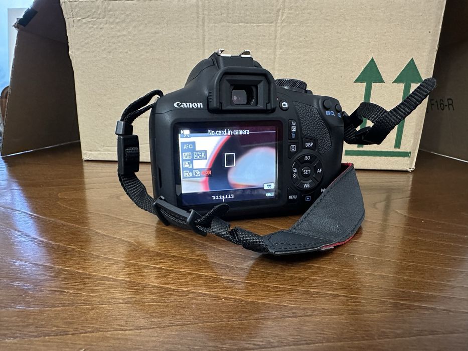 Canon EOS 2000D EF-S 18-55 IS II KIT