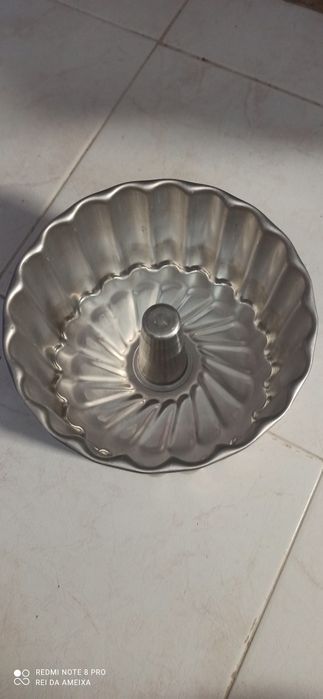 Forma de pudim em metal