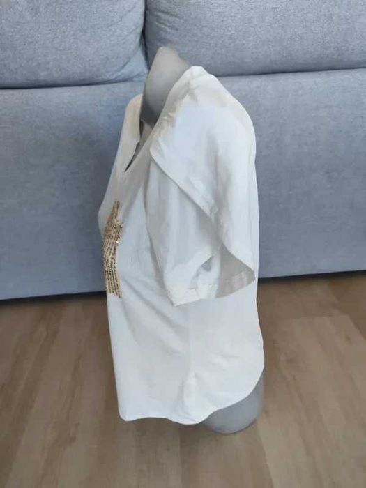 Blusa Branca com Bolso de Lantejoulas Douradas – Tamanho M