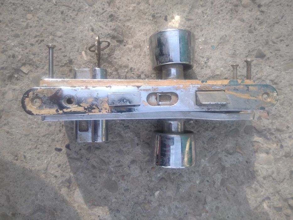 Замок механізм на двері