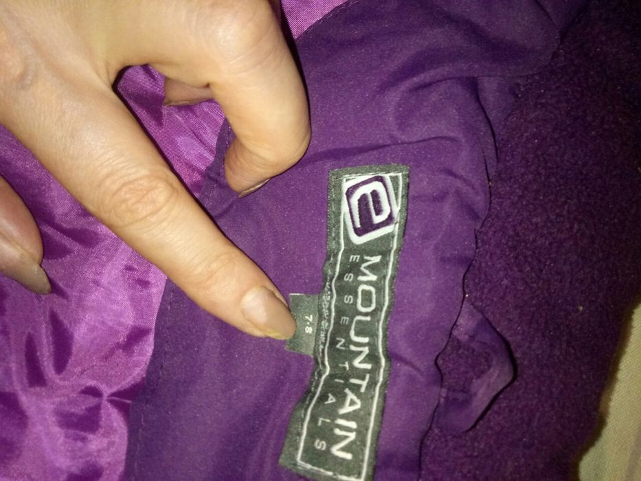 Фирменные жилетки девочке 7-8лет