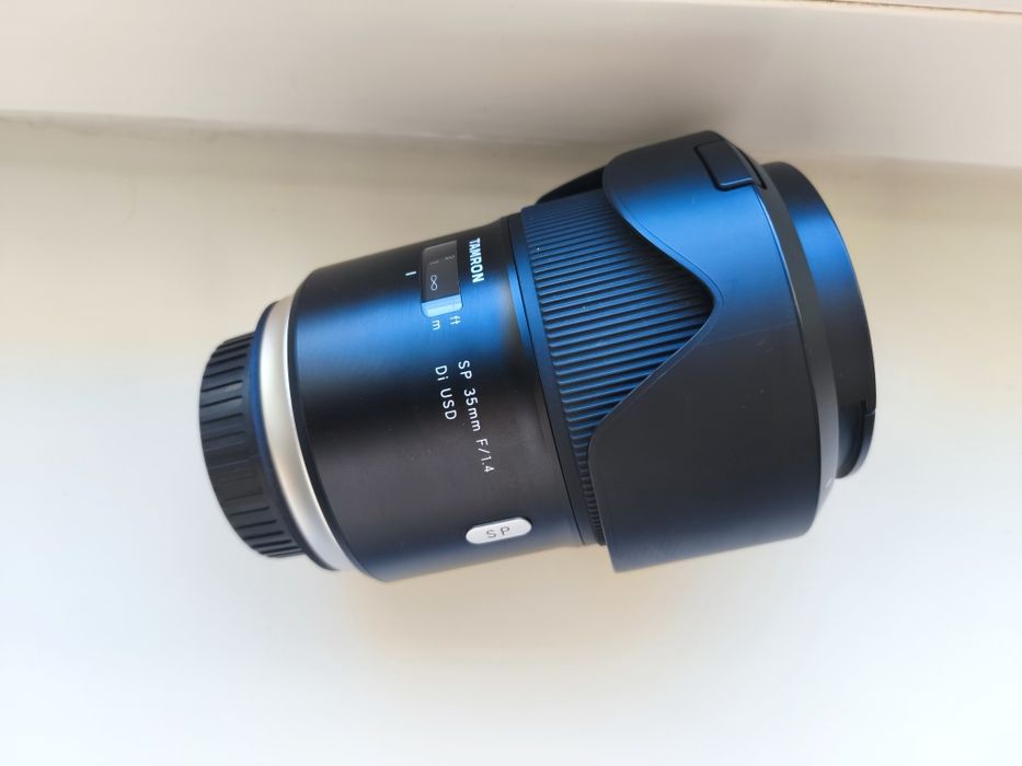 Объектив Tamron  35mm f/1.4  (для Canon)