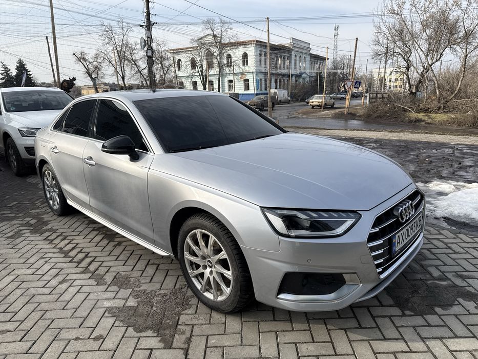 Продам Ауді А4 2020