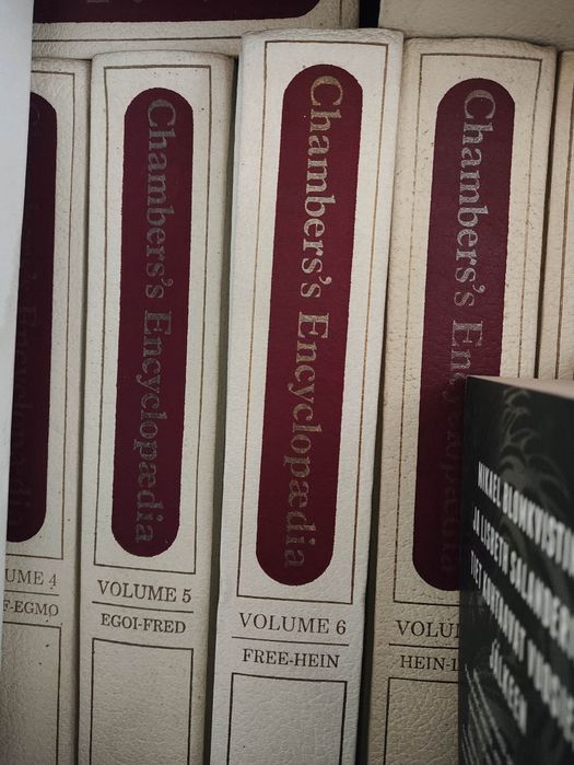 Enciclopédia Chambers, 15 volumes em ótimo estado de conservação