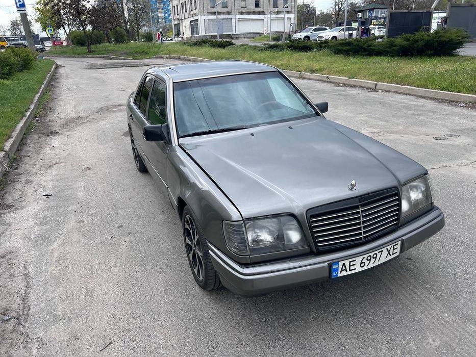 Mercedes-Benz W124 300e