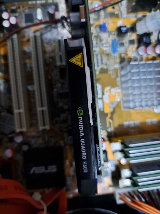 PC Core 2 Quad, Gráfica NVidea Quadro, 8GB Ram, Windows