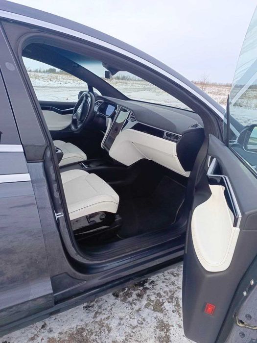 Продаю Tesla Model X 2016 року