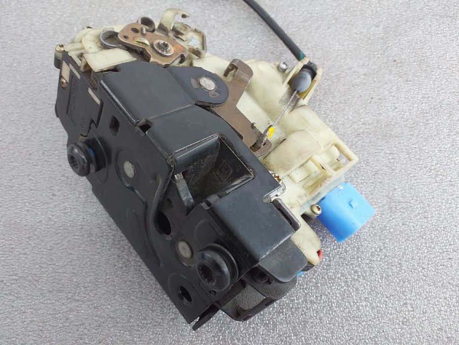 Fechadura / fecho porta frente esquerdo VOLKSWAGEN New Beetle Cabriole